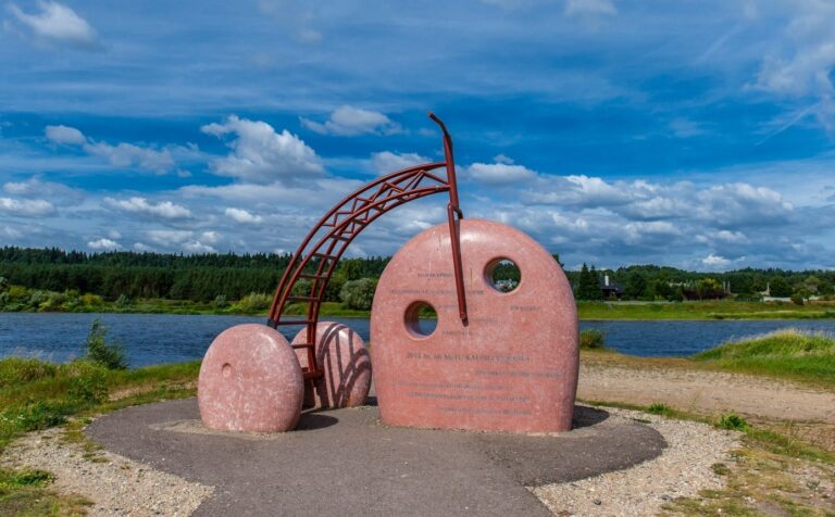 Dviračio skulptūra Ringauduose