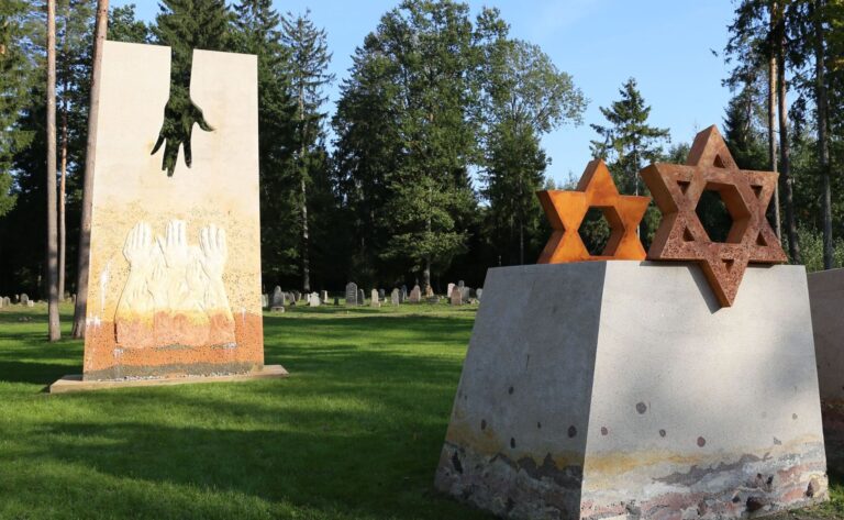 Holokausto memorialas Vandžiogaloje