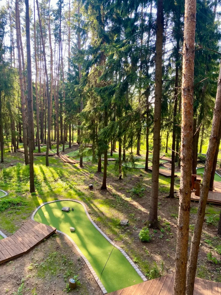 Miško minigolfas